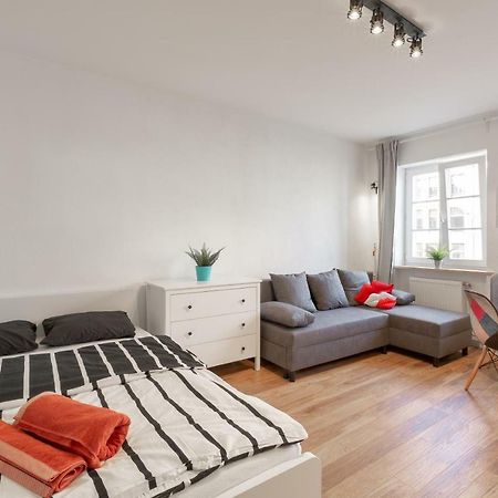 Lipstick House Rynek Apartment Wroclaw Exterior photo
