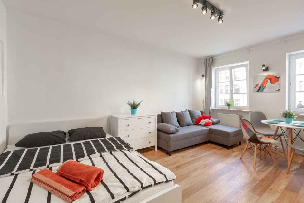 Lipstick House Rynek Apartment Wroclaw Exterior photo